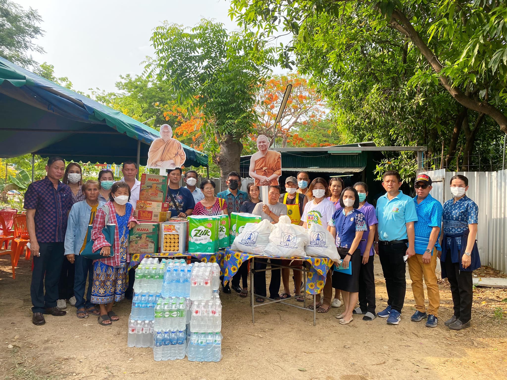 พุทธสถานลพบุรีศรีสุวรรณภูมิ หลวงพ่ออลงกต  สนับสนุนช่วยเหลือถุงยังชีพผู้ประสบอัคคีภัย