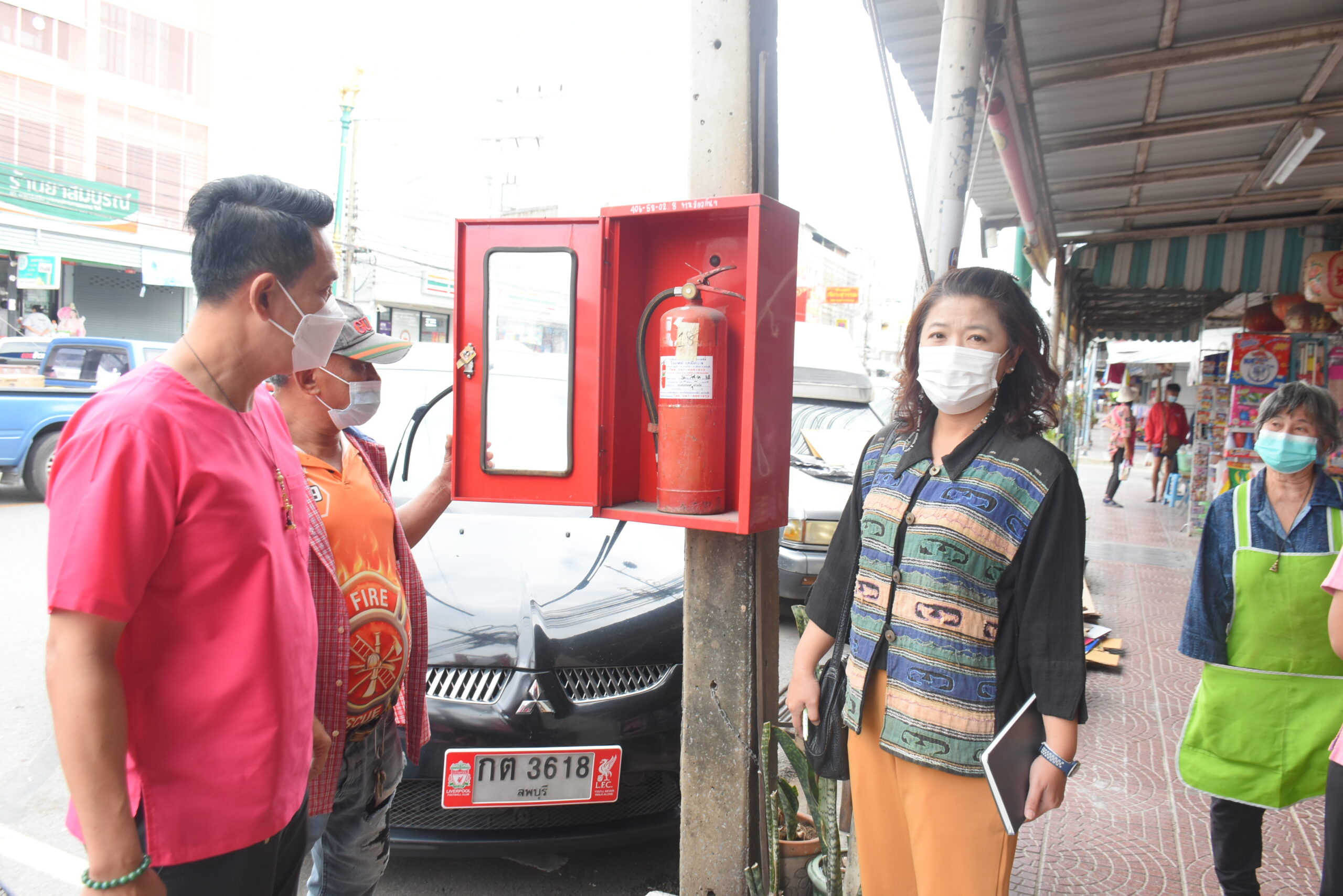 ดำเนินการตรวจสอบถังดับเพลิงเบื้องต้น