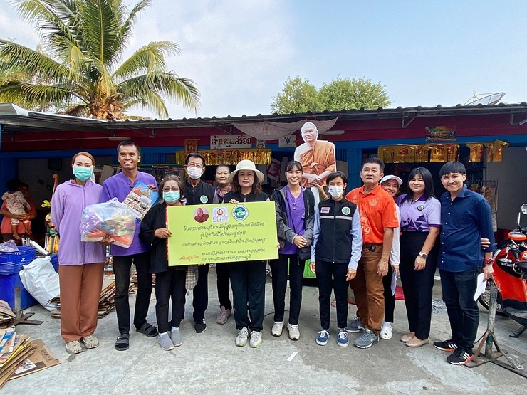 พุทธสถานลพบุรีศรีสุวรรณภูมิ สนับสนุนความเมตตา จาก พระราชวิสุทธิประชานาถ (หลวงพ่ออลงกต) แจกเครื่องอุปโภค บริโภค ในโครงการเยี่ยมเสริมพลังผู้สูงอายุติดบ้าน ติดเตียง ผู้ป่วยเรื้อรังและผู้พิการ  สู่ชุมชนตำบลโคกสำโรง จังหวัดลพบุรี