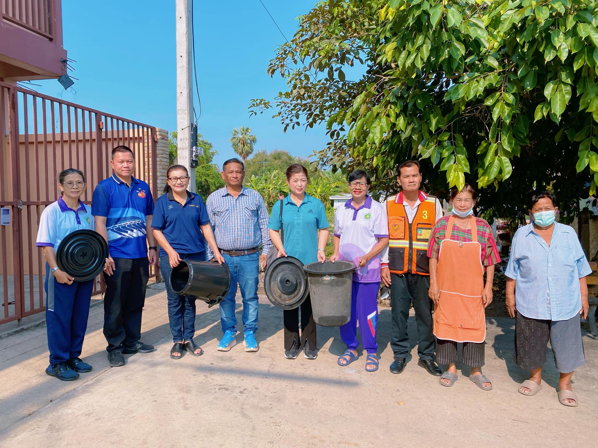 ร่วมจัดทำถังขยะเปียกลดโลกร้อน นำร่องโดยชุมชน 3 รัตนตรัย