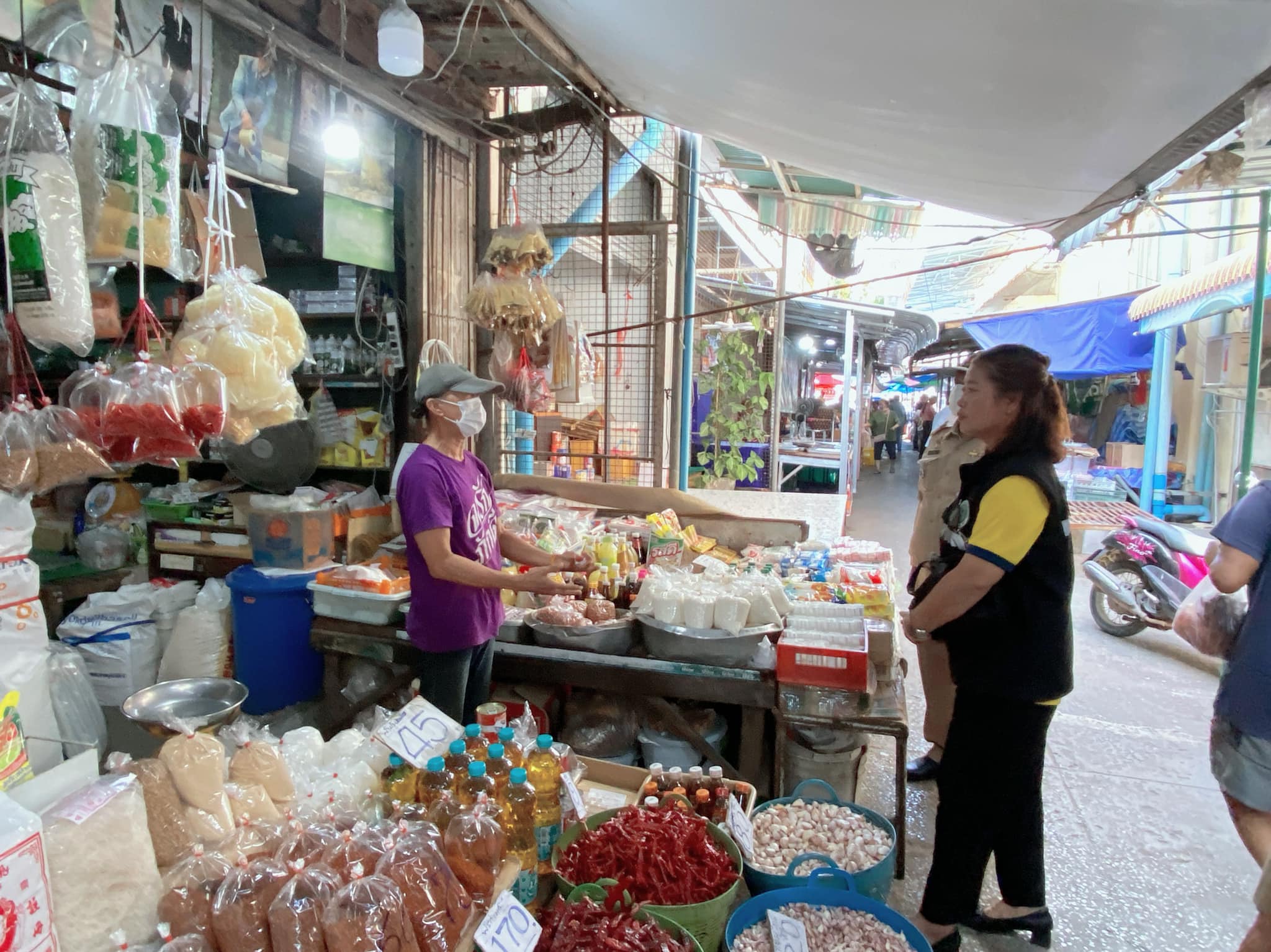 ลงพื้นที่ตรวจสอบ กรณีประชาชนร้องเรียนเรื่องความสะอาดของซอยจำกัด 